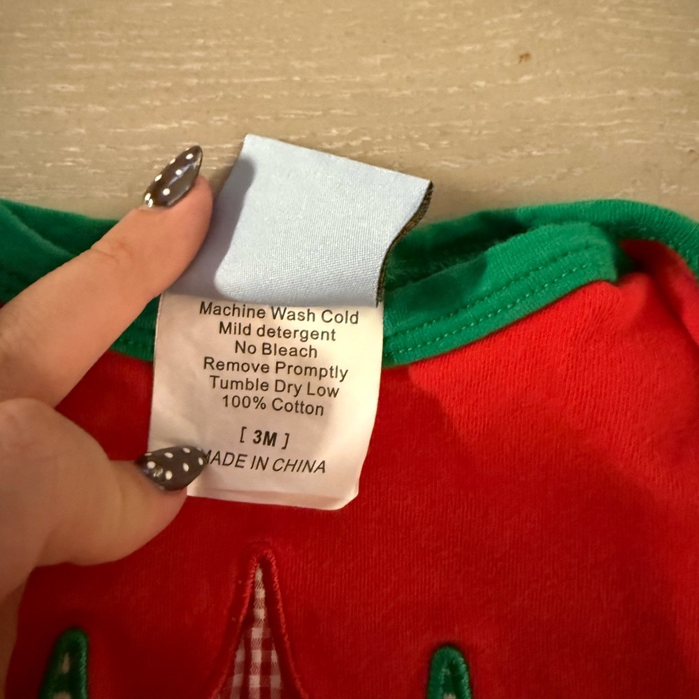 Three sisters Christmas tree romper - Picture 4 of 5